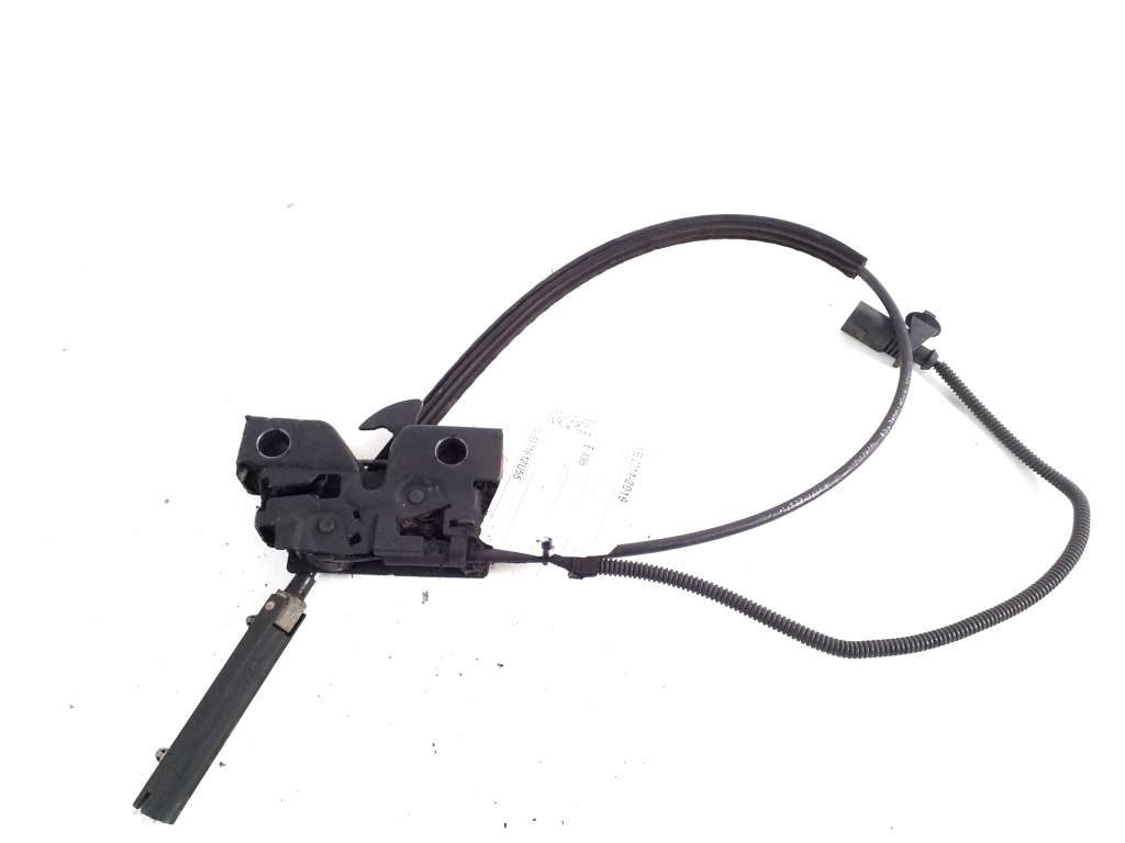 Volkswagen Passat B8 (2014–2023) Hood latch 5G1823509C Volkswagen Passat B8 (2014–2023) Hood latch 5G1823509C