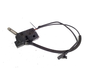 Volkswagen Passat B8 (2014–2023) Hood latch 5G1823509C - 2