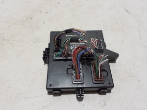 Dacia Sandero III (2021–2026) Komforta bloks 284B18138R - 2