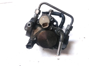 TOYOTA Avensis T25 (2003–2008) Kütusepump 221000R020 - 3