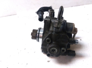TOYOTA Avensis T25 (2003–2008) Kütusepump 221000R020 - 4