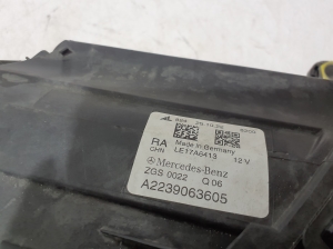 Mercedes Benz S-Class 223 (2020–2026) Esituli A2239065205 - 2