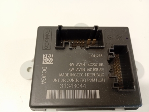 VOLVO V40 (2012–2019) Front door control unit 31343044 - 4