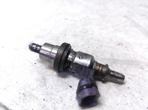 TOYOTA Avensis T25 (2003–2008) Kütusepihusti 2371026012 - 2