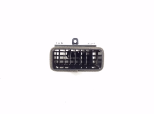 Mitsubishi Outlander (2012–2021) Dashboard air vent grilles 8030A205 - 3