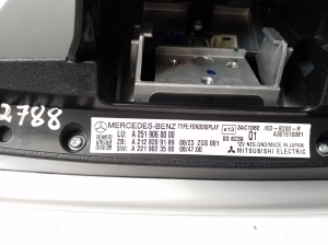 Mercedes Benz R-Class 251 (2006–2017) Screen A2519060000 - 6