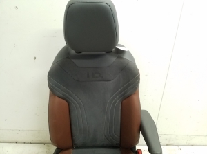 Volkswagen ID.4 I (2020–2026) Front seat and its parts - 3