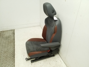 Volkswagen ID.4 I (2020–2026) Front seat and its parts - 5