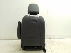 Volkswagen ID.4 I (2020–2026) Front seat and its parts - 6