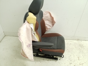 Volkswagen ID.4 I (2020–2026) Front seat and its parts - 4