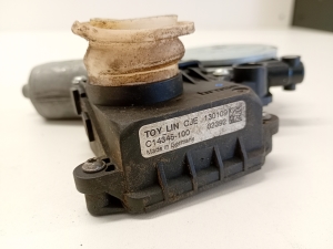 TOYOTA Auris E18 (2012–2018) Front door window regulator motor 8570102010 - 4