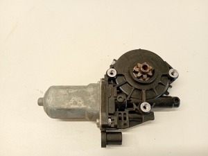 Mitsubishi Outlander (2012–2021) Front door window regulator motor 5713a385 - 5