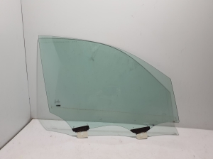 Front door glass - A1677200200