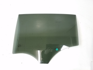Rear side door glass - A1567350310