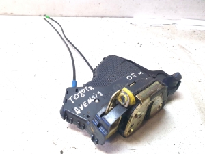TOYOTA Avensis T25 (2003–2008) Front door lock - 2