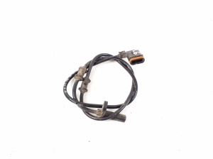 Aizmugurējais ABS sensors - A1725400617