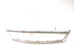 Ford Mondeo III (2000–2007) Front grille 65718B271AB - 2