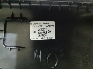 Land Rover Defender II (2019–2026) Esipiilari siseviimistlus L8B203513A - 4