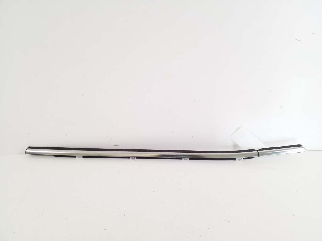 Kia XCEED I (2019–2026) Rear side door outer window molding Kia XCEED I (2019–2026) Rear side door outer window molding