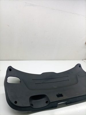 Hyundai Santa Fe (2012–2018) Trunk lid trim panel 817512W000 - 2
