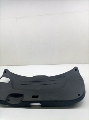 Hyundai Santa Fe (2012–2018) Trunk lid trim panel 817512W000 - 3