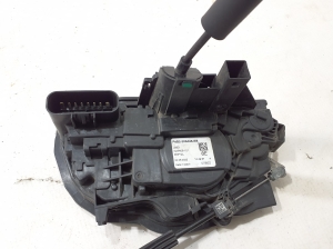 Land Rover Defender II (2019–2026) Front door lock P8B2203A28EB - 2