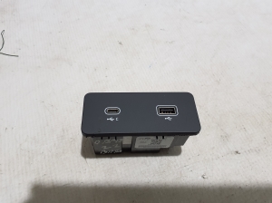   USB port  - L8B219E110DD 