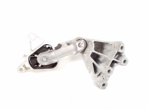Mercedes Benz GLA-Class 156 (2013–2019) Engine bracket A2462401109 - 3
