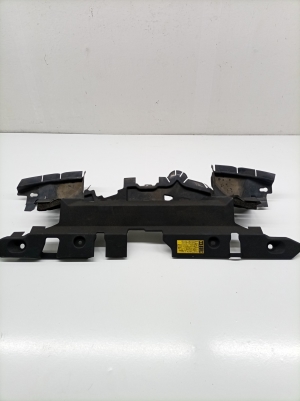 Verkleidung unter der Motorhaube - 1668336010