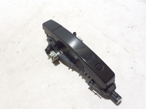 Land Rover Defender II (2019–2026) Front door external opening handle and its details - 2