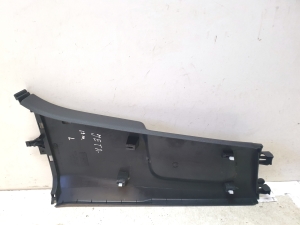 Volkswagen Jetta (2010–2017) Keskpiilari siseviimistlus 5C6867291A - 2