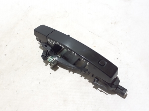Land Rover Defender II (2019–2026) Rear side door exterior handle and its parts - 3