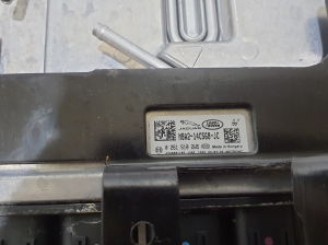 Land Rover Defender II (2019–2026) Engine control unit M8A214C568JC - 4
