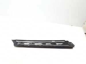 Land Rover Defender II (2019–2026) Windshield pillar outer molding LR174349 - 2