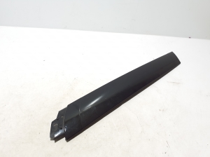 Land Rover Defender II (2019–2026) Windshield pillar outer molding LR174349 - 3