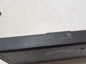 Land Rover Defender II (2019–2026) Komforta bloks M8E214F041BA - 4