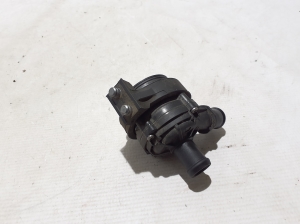 Land Rover Defender II (2019–2026) Auxiliary water pump KPLA18D473BA - 2