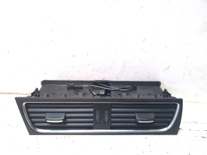 Dashboard air vent grilles - 8T1820951C