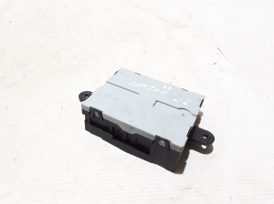 Land Rover Defender II (2019–2026) Rear side door control unit M8E214D619CA - 2