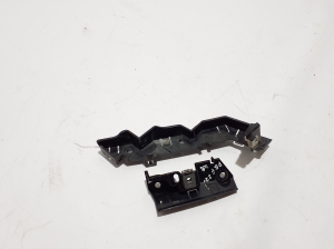 Priekšējā bampera kronšteins - L8B216F073A