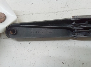 Citroen Berlingo (2008–2018) Wischerarm vorne 80007457 - 2