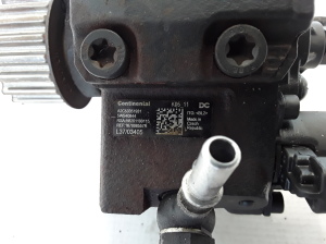  Fuel pump 