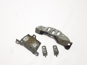 RENAULT Megane E-Tech CMF-EV (2022–2026) Front fender bracket 663516111R - 3
