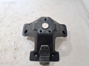 Fixation de roue de secours - L8B2470K02AC