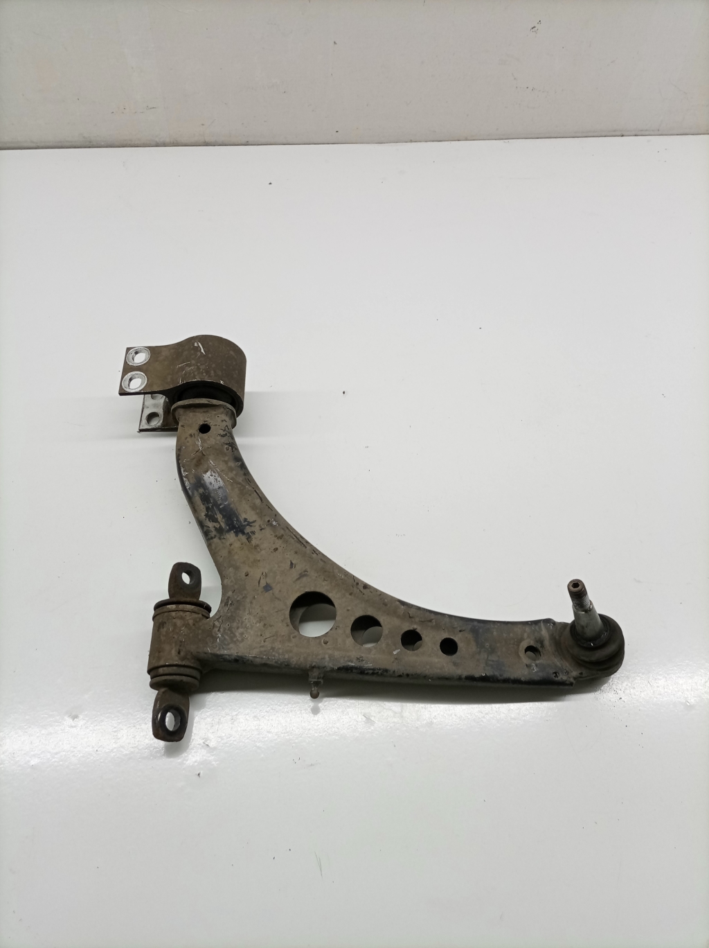 Opel Insignia (2017–2026) Eesmine õõtshoob 84198832 Opel Insignia (2017–2026) Eesmine õõtshoob 84198832