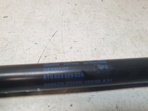 AUDI A4 B8 (2007–2016) Kapoti tugi/gaasamortisaator 8T082335902S - 2