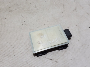 Land Rover Defender II (2019–2026) Pimeda nurga radar Distronic L8B214F152BN - 2