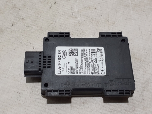   Aklās zonas radars Distronic  - L8B214F152BN 