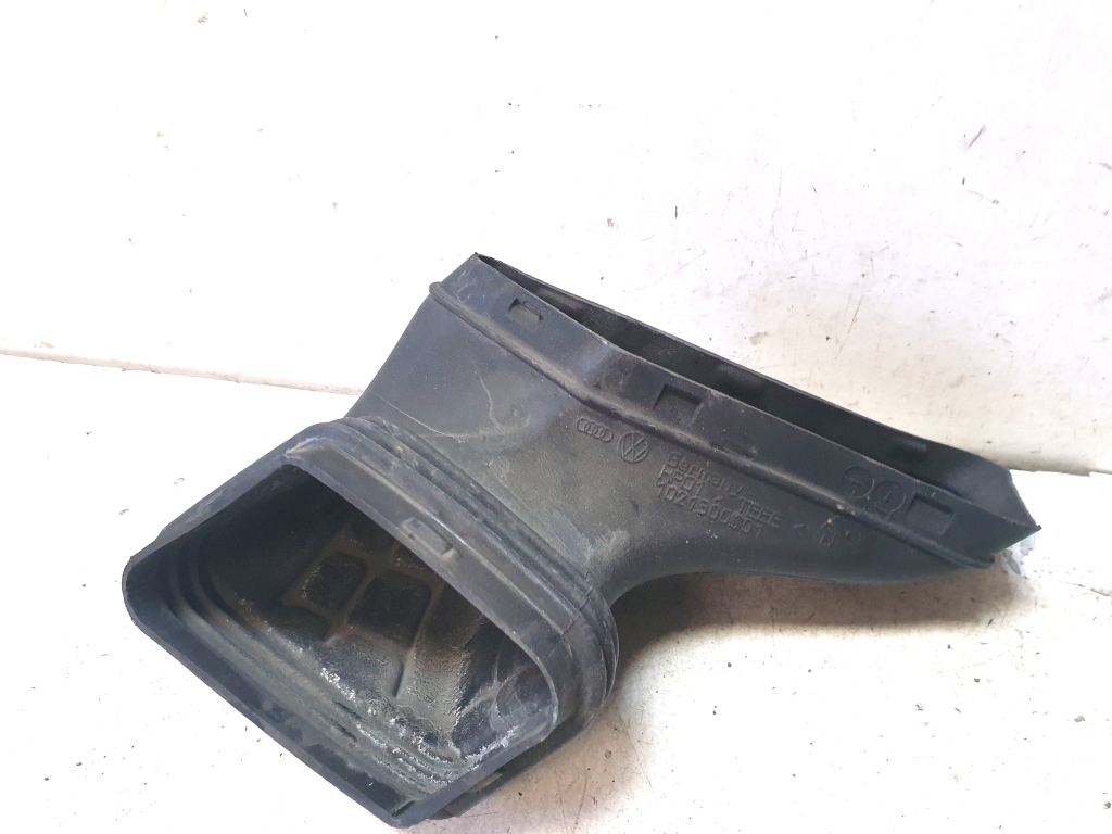 AUDI A4 B8 (2007–2016) Luftansaugschlauch 1021300S01 AUDI A4 B8 (2007–2016) Luftansaugschlauch 1021300S01