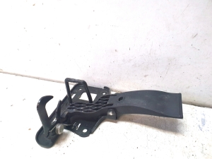 AUDI A4 B8 (2007–2016) Hood release handle on the hood 8T0823480 - 3